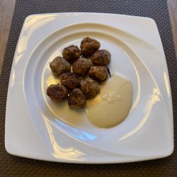 fertige Köttbullar