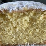 Zitronenkuchen mit Puderzucker