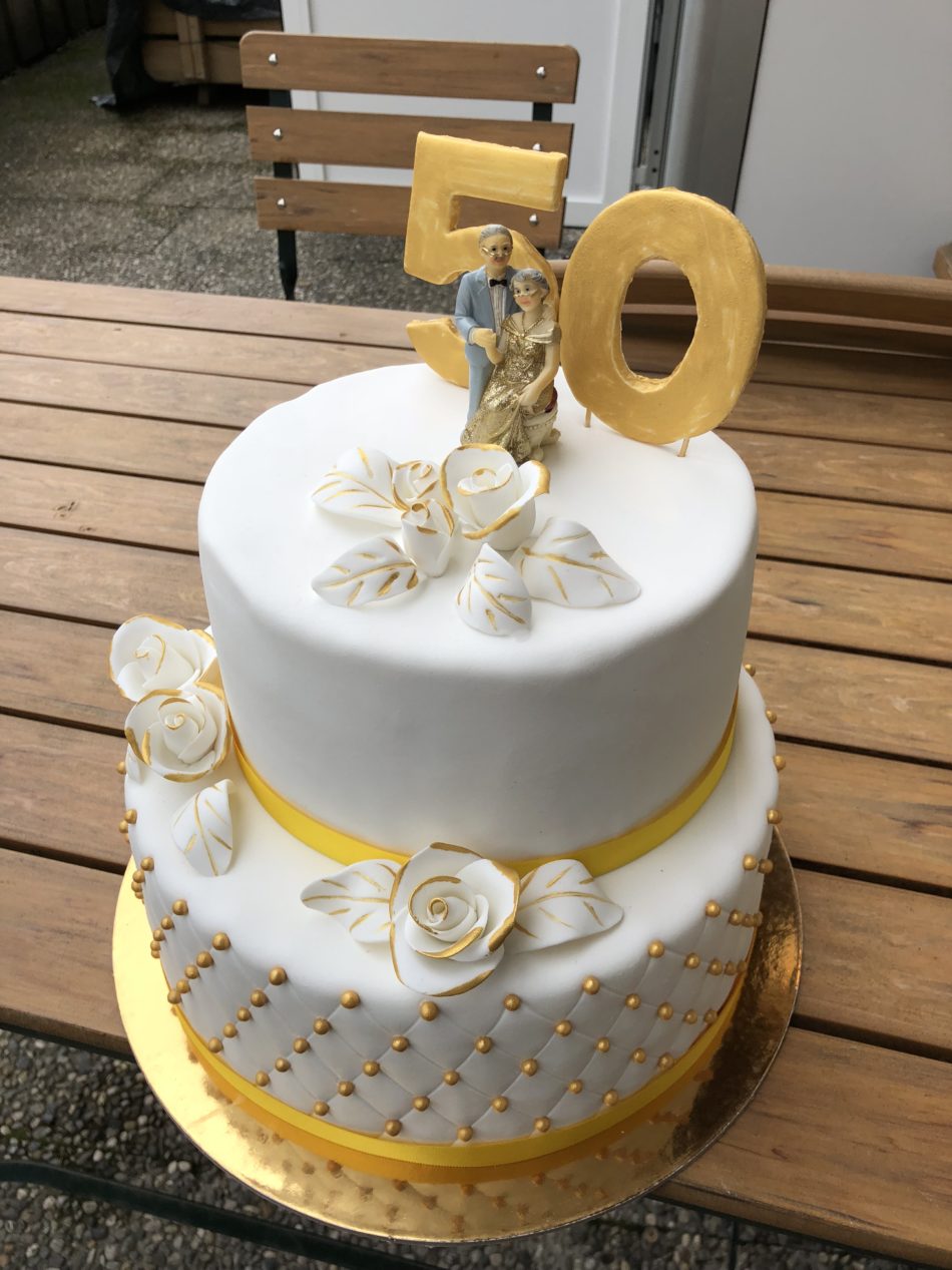 Goldene-Hochzeits-Torte
