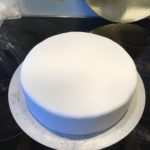 Torte mit Fondant eingedeckt